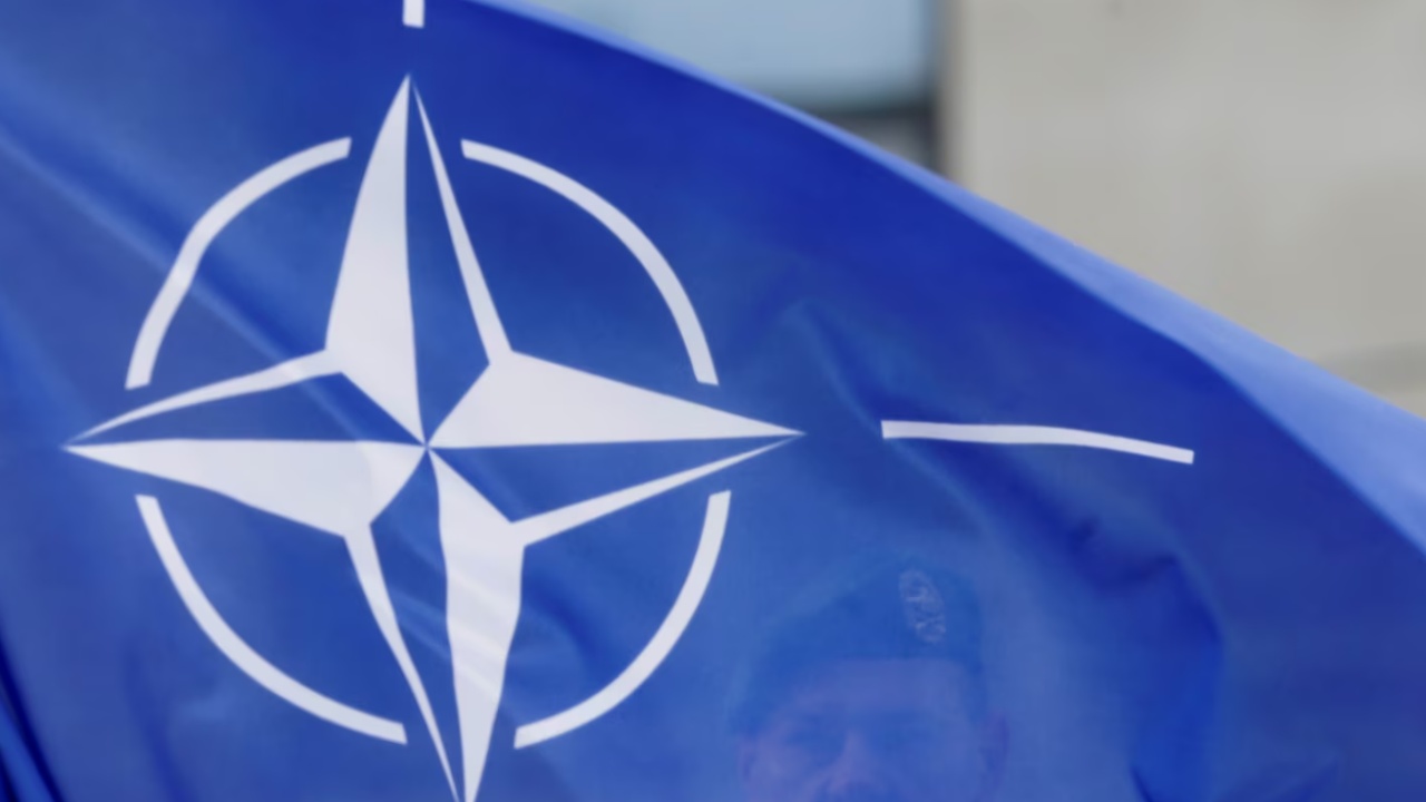 NATO: Nuk zbrapsemi nga mbrojtja e Ukrainës! Rusia nxjerr armën e re!