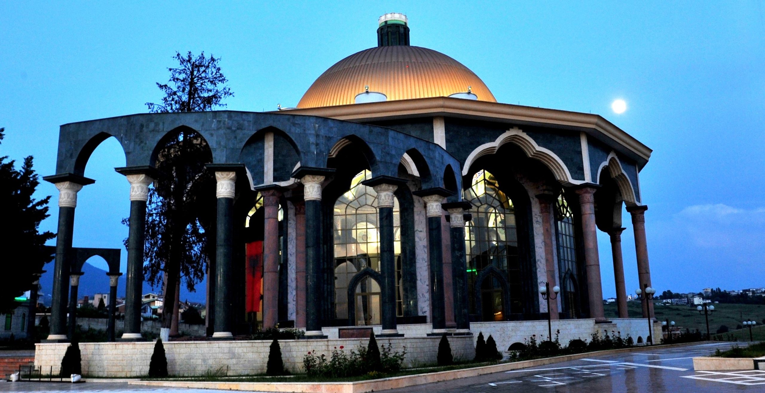 Një shtet sovran bektashi në Shqipëri? Ndani mendimin tuaj