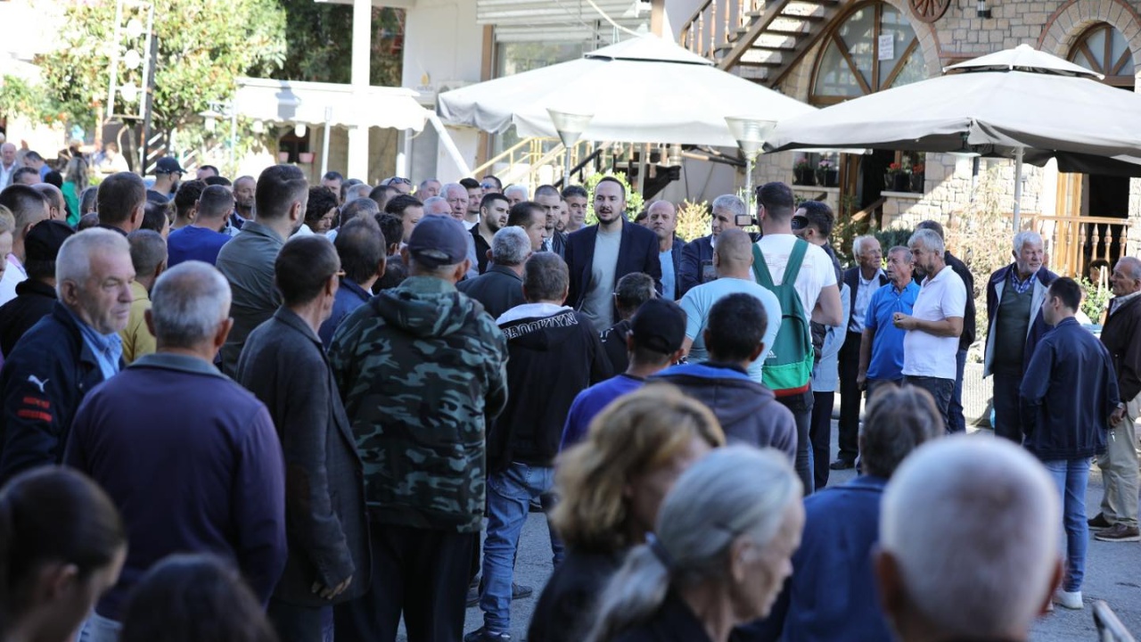 Salianji mbështet protestën e tregtarëve të Belshit, drejtuesi politik i Elbasanit: Nëse problemi nuk zgjidhet, paralajmërojmë bllokimin e rrugës