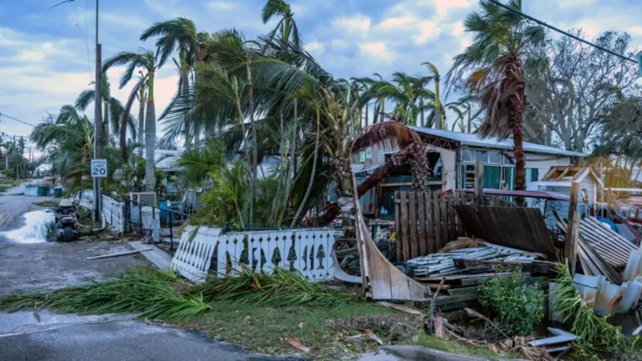 Katër të vdekur nga tornadot në Florida, DeSantis paralajmëron për përmbytje të tjera nga uragani Milton! Tre milionë banorë ende pa energji elektrike