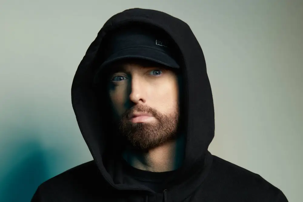 Koha fluturon! Eminem së shpejti gjysh