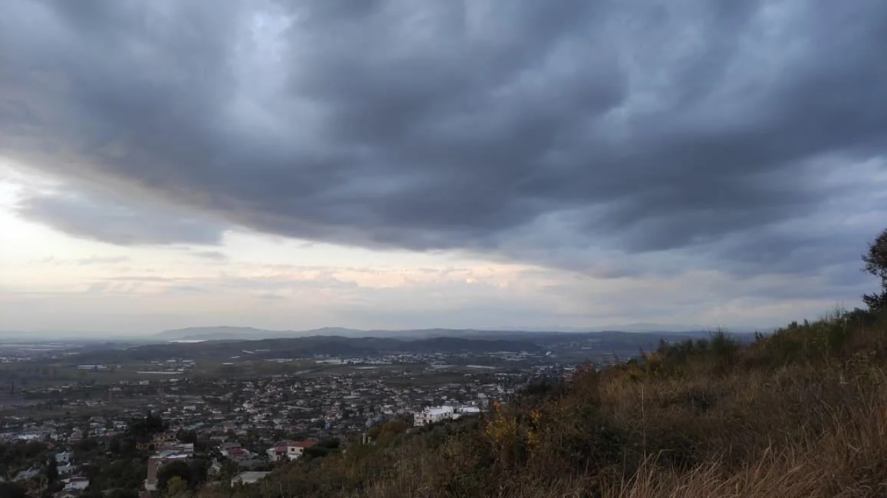 Reshjet e shiut do të përfshijnë të gjithë vendin, parashikimi i motit për sot