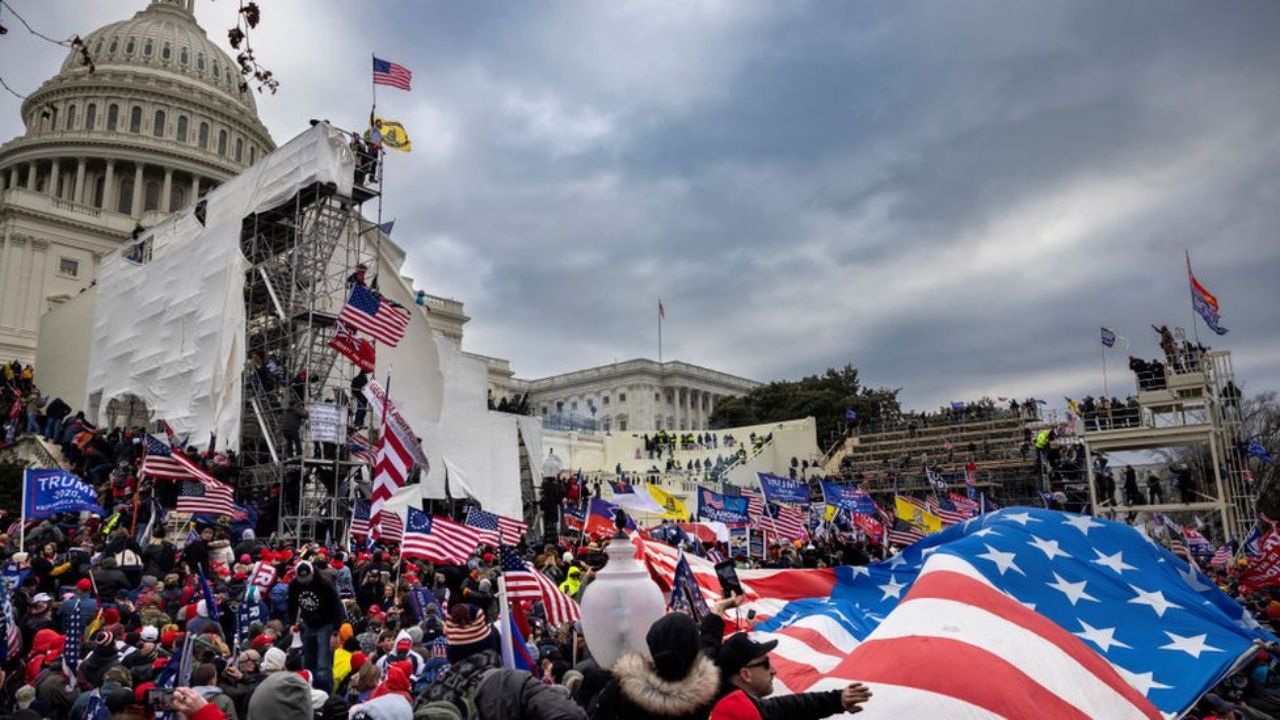 Trazirat në Capitol katër vite më parë, i dënuari i kujton Trump premtimin: Më liro, jam i pafajshëm!