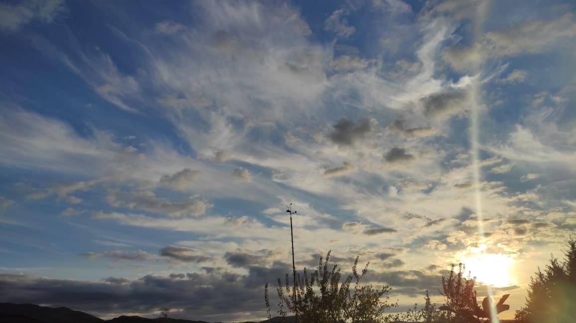 Parashikimi i motit/ Kthjellime dhe vranësira, ja sa shkojnë temperaturat