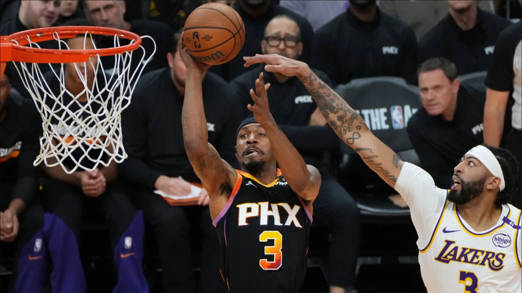 NBA/ Phoenix triumfon ndaj Lakers, Milwakee lë pas krizën, “thyen” Miami Heat