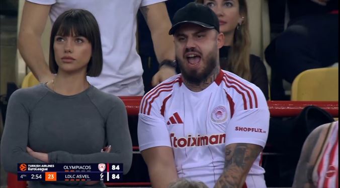 FOTO/ Bukuroshja kosovare “vjedh” vëmendjen e të gjithëve, shkëlqen në tribunat e ndeshjes së Euroleague