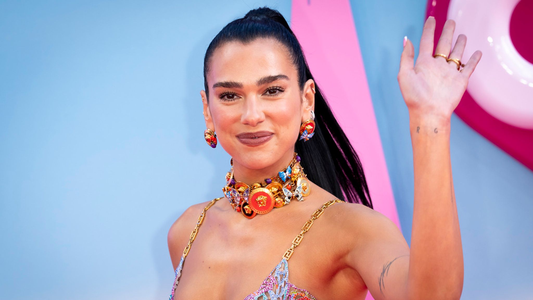 Dua Lipa anulon koncertin në Indonezi! Ja deklarata “e frikshme” e bërë prej saj