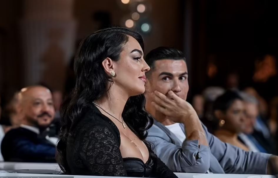 Ronaldo dhe Xheorxhina kanë vepruar në mënyrë të fshehtë? Një frazë e futbollistit i hap rrugë thashethemeve pa fund