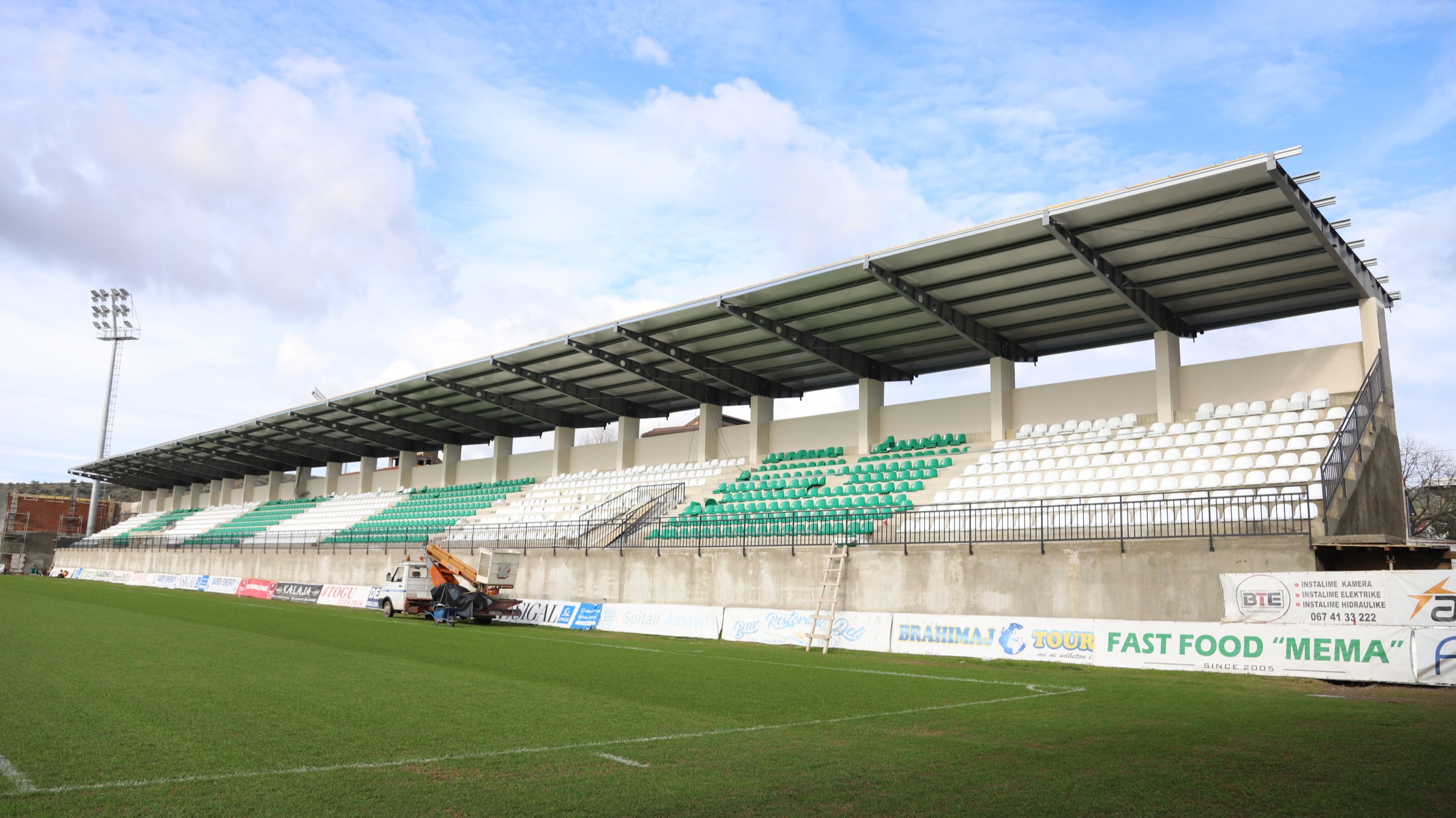 Punimet drejt përfundimit në stadiumin “Egnatia Arena”, fokusi te finalet e Euro U-17 “Shqipëri 2025”